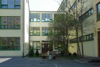 Schulhof Westhof